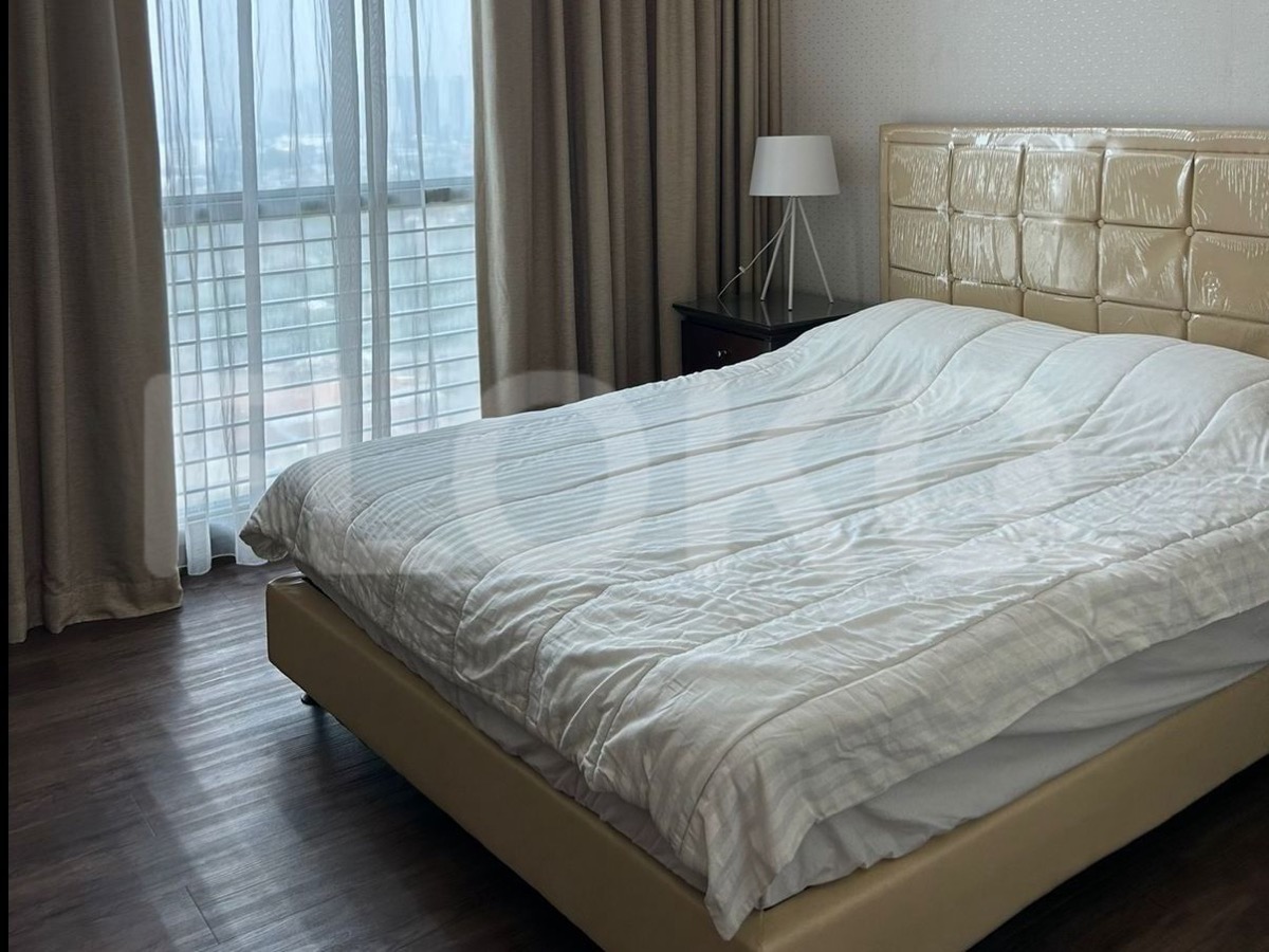 Plaza Senayan 3BR Tower A Lantai 18